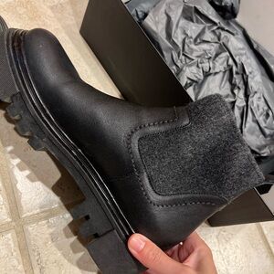 Henry Beguelin black “Henry” flat felted boot, size 37.5. GREAT CONDITION